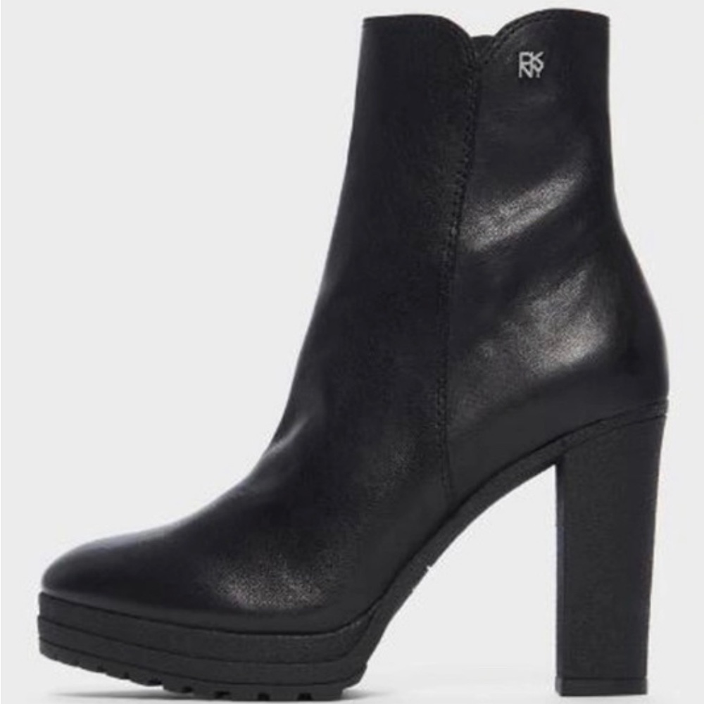 DKNY Tessi Black Lug Sole Leather High Heel Booties Black 7M